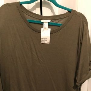 Olive green H&M T-shirt/ large. Never worn/new